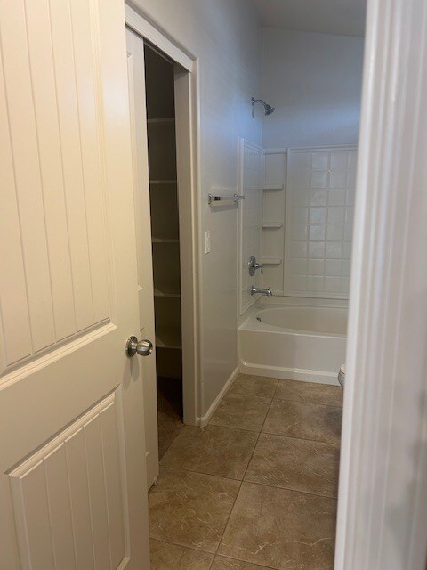 Building Photo - 2725 E Mine Creek Rd