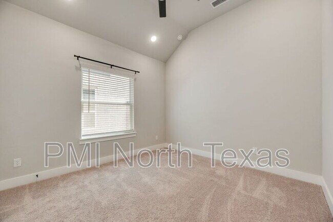 Building Photo - 6237 White Creek Drive