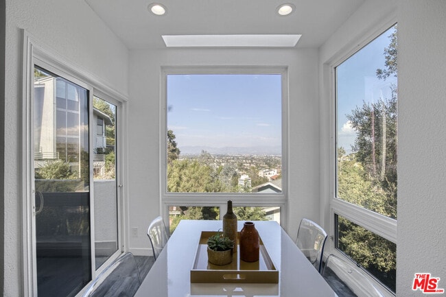 Building Photo - 4110 Vanetta Pl