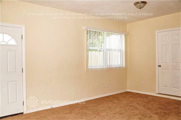 Building Photo - 6525 34th Ave N