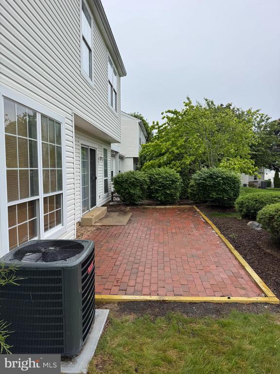 Building Photo - 28 Portsmouth Ct