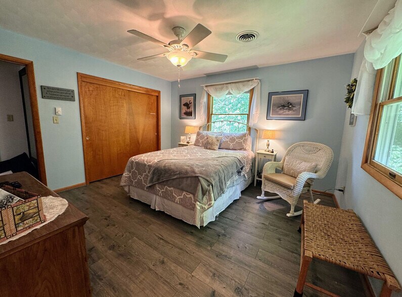 Building Photo - 56500 Penn Rd