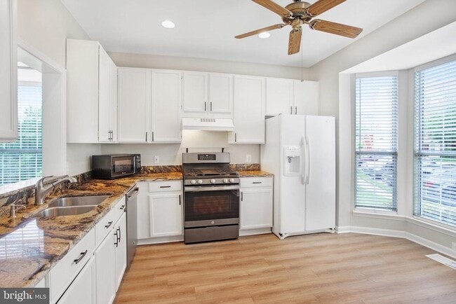 Building Photo - 11823 Limoux Pl