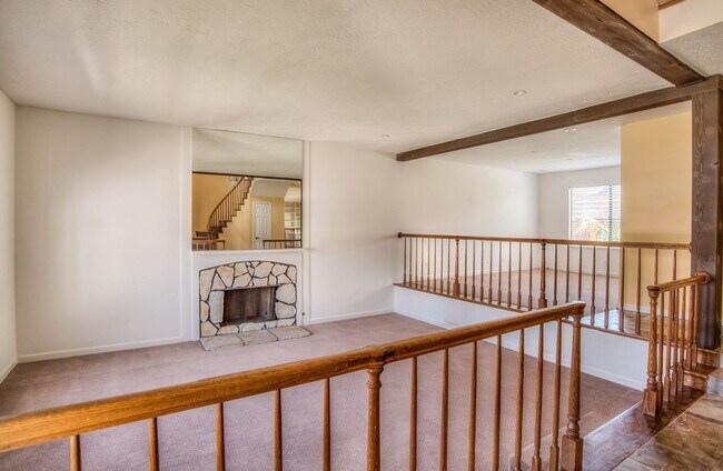 Building Photo - 4546 E Blue Jay Ave