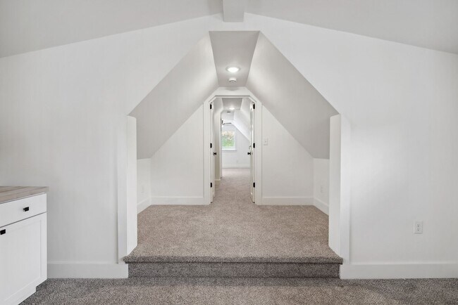 Building Photo - Charming Renovated 1900s Home with Modern Flair – Nashville, TN 37210 FOR LEASE