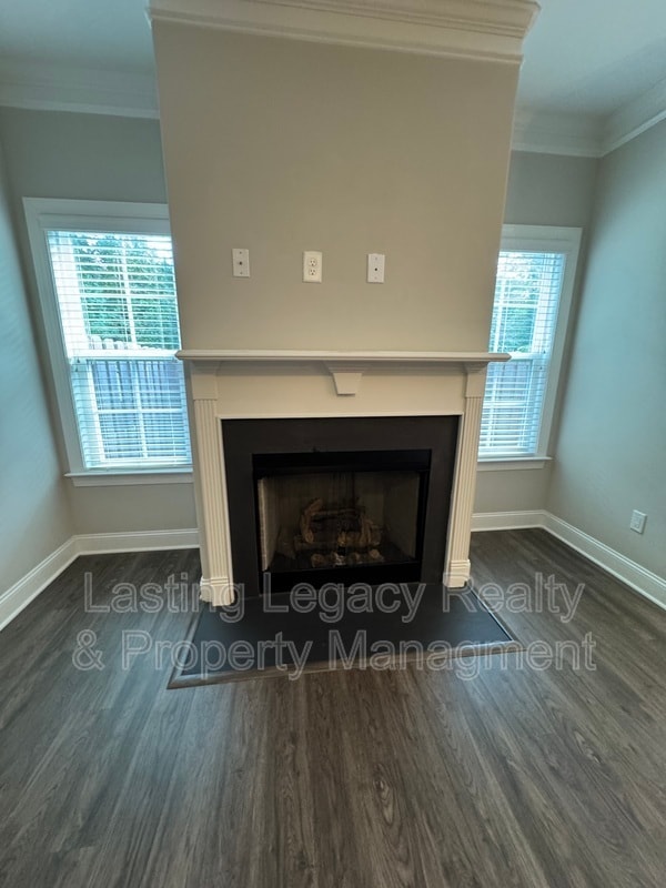 Building Photo - 837 Silver Leaf Dr