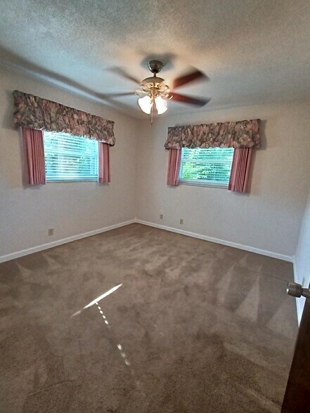 Bedroom 2 - 818 Hand Ave