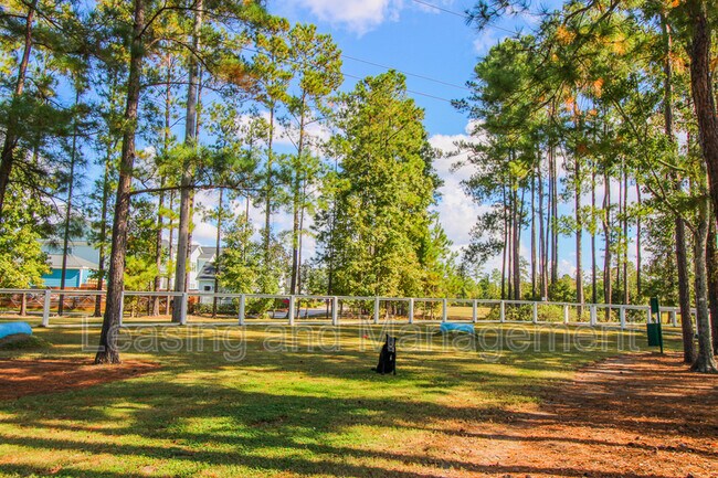 Building Photo - 286 Great Lawn Dr