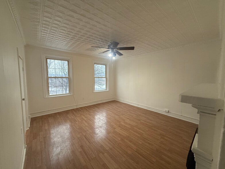 Building Photo - 37 Harmony St