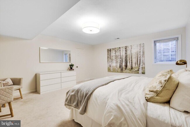 Building Photo - 6305 Dunaway Ct