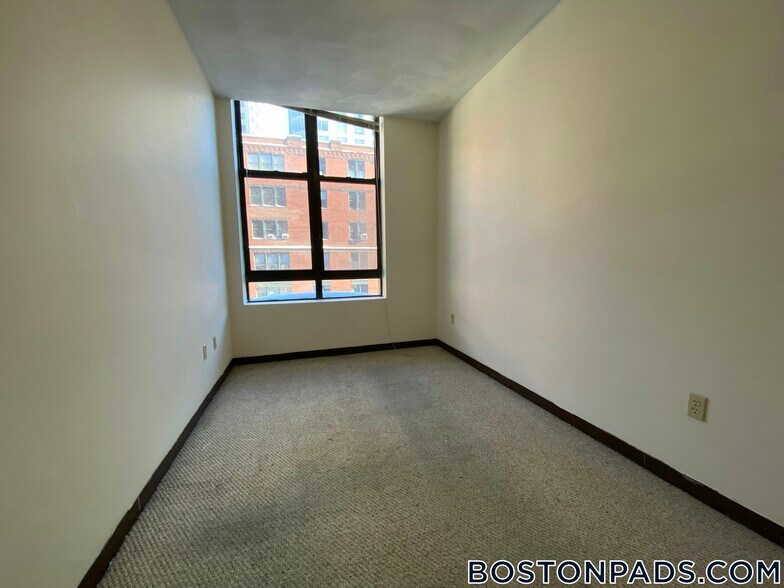 Building Photo - 81 Essex St