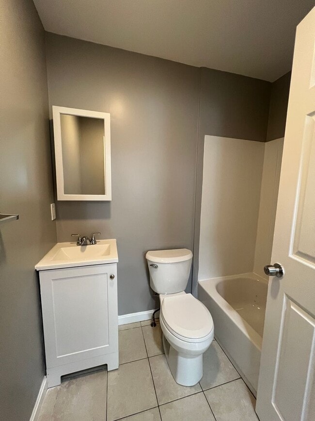 Building Photo - 94 Armandine St