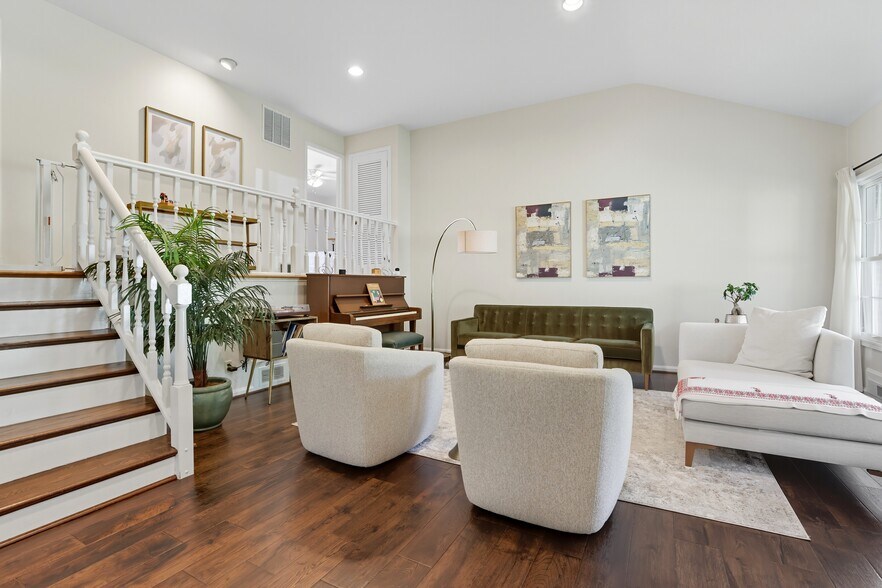 Building Photo - 9418 Balfour Dr