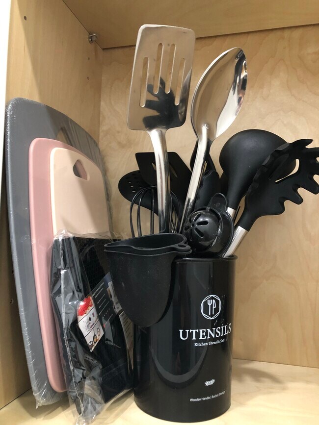 Building Photo - 3823 Lancaster Ave