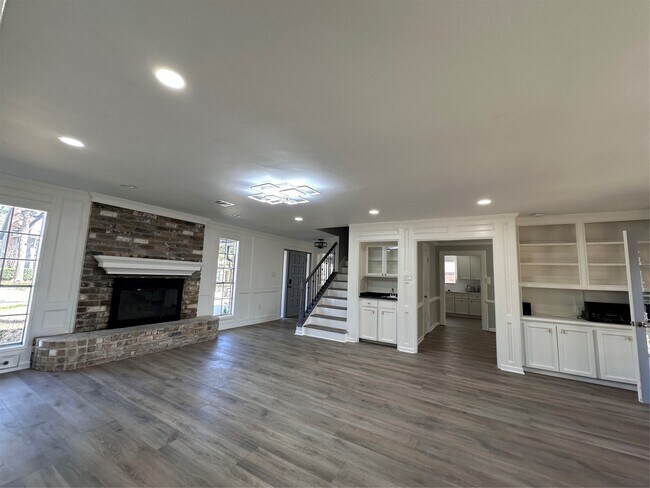 Building Photo - 17707 Moss Point Dr