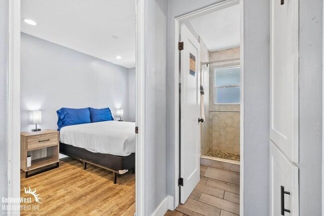 Building Photo - Modern 2Bdm 1Ba Upstairs Unit in North Park!