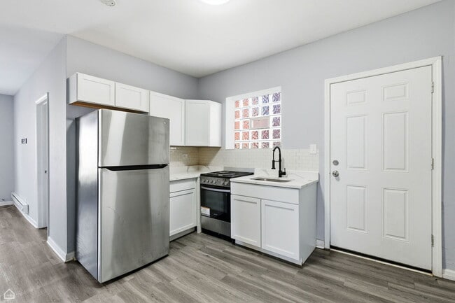 Building Photo - 16 E 118th Pl