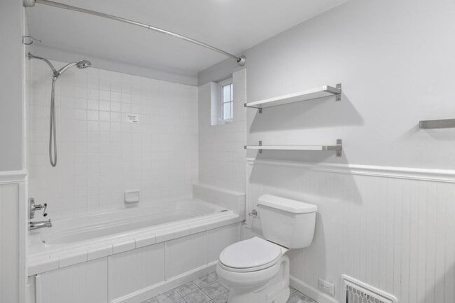 Building Photo - 1703 NE 91st St