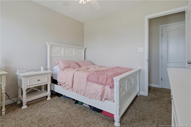 Building Photo - 420 Thorncliff Dr