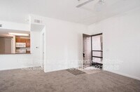 Building Photo - 10001 Woodcreek Oaks Blvd