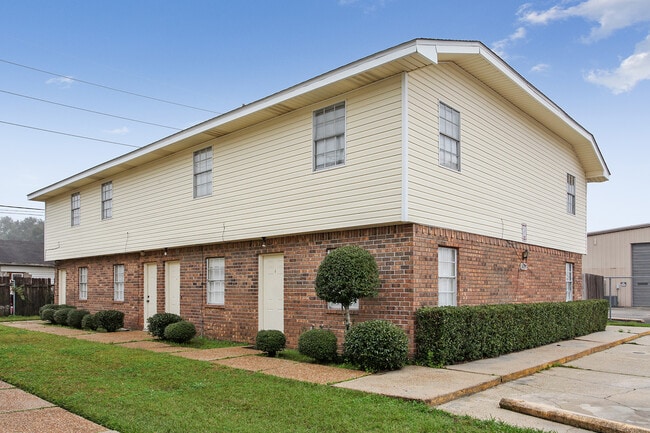 Building Photo - 8897 Richmond Dr