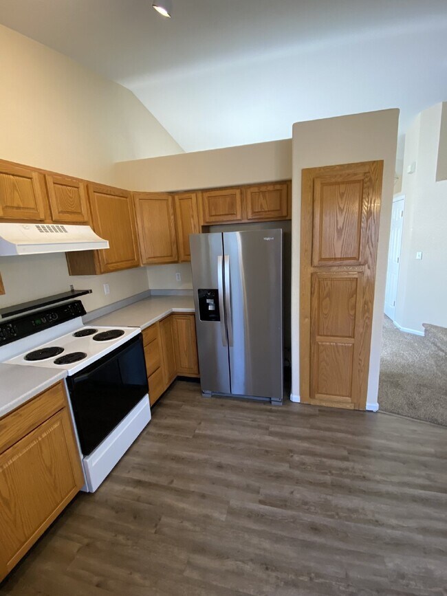 Building Photo - DON'T MISS!! 3BD/2BA Single Family Home in Parker, Water & Mowing Included!!!!