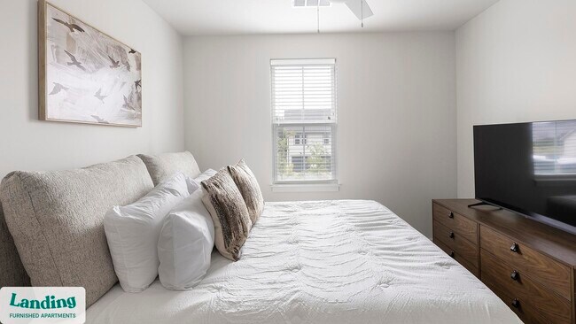 Building Photo - 170 Graphics Dr