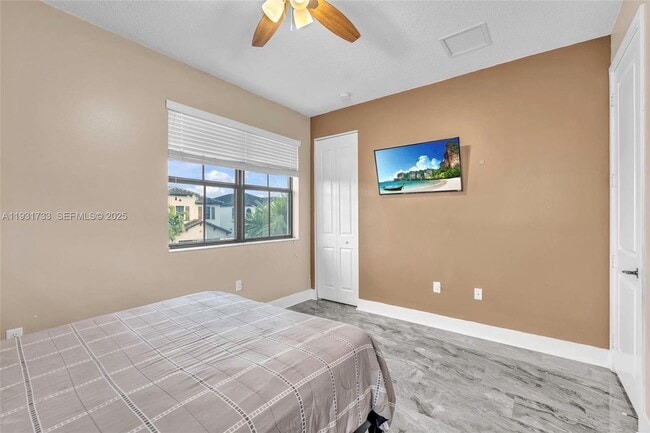 Building Photo - 9712 W 34th Ln