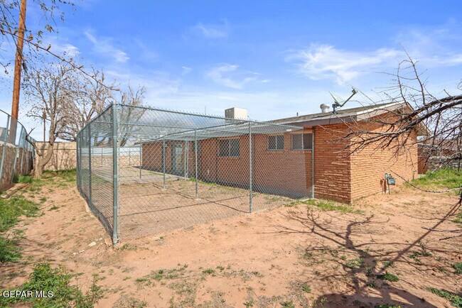 Building Photo - 3313 Cork Dr