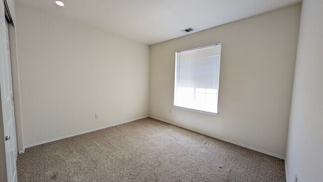 Building Photo - Bothell / Woodinville 2 Bedroom Townhome with Den and AIR-CONDITIONING
