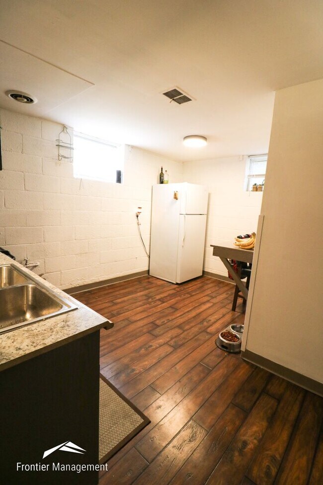 Building Photo - 605 Ratone Ln