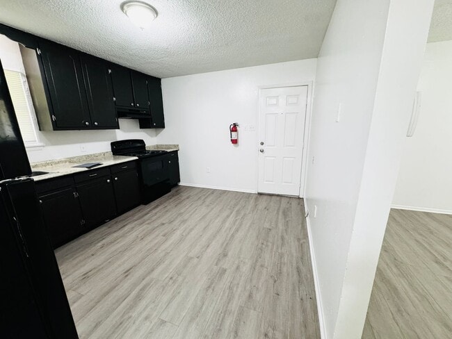 Building Photo - 3617 Clayton Dr