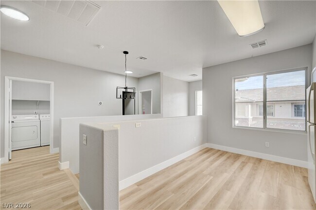 Building Photo - 673 Peachy Canyon Cir
