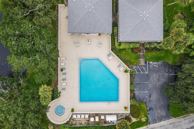Building Photo - 5950 Pelican Bay Plaza S