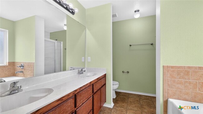 Building Photo - 1108 Dixon Cir