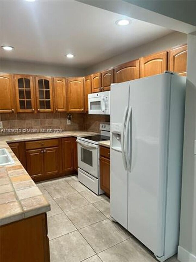 Building Photo - 8563 SW 115th Ct