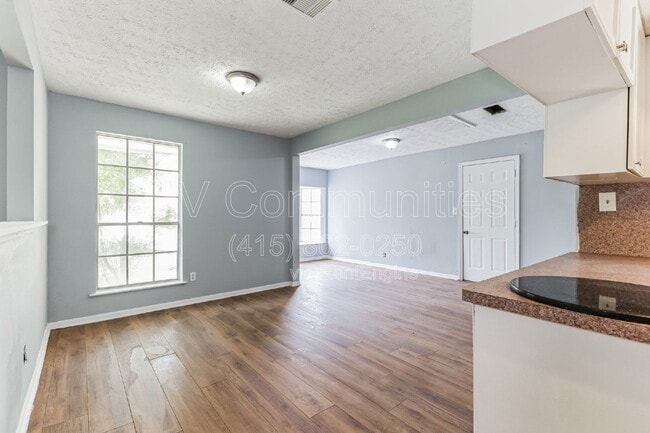 Building Photo - 6319 Hopper Rd