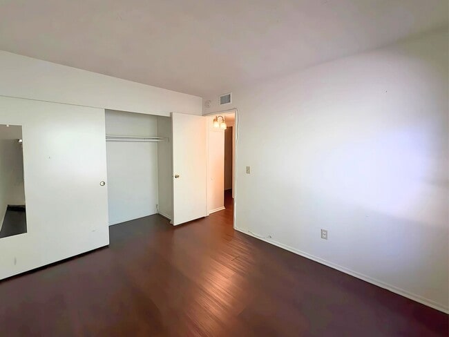 Building Photo - 3 Bedroom Rancho Cucamonga Condo