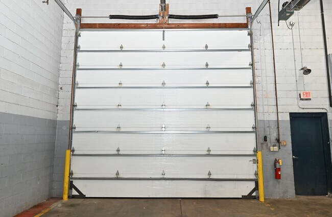 Building Photo - 2121 S 55th St
