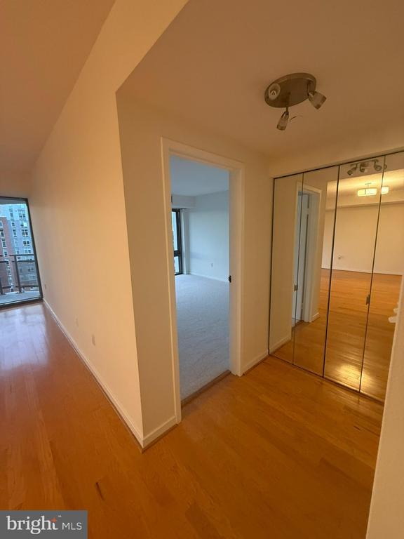 Building Photo - 1530 Key Blvd