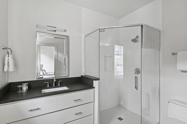 Building Photo - 634 Bonaventure Ave NE