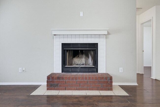 Building Photo - 7917 Thompson Pkwy