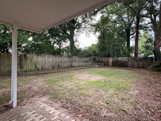 Building Photo - 3543 Bayou Blvd