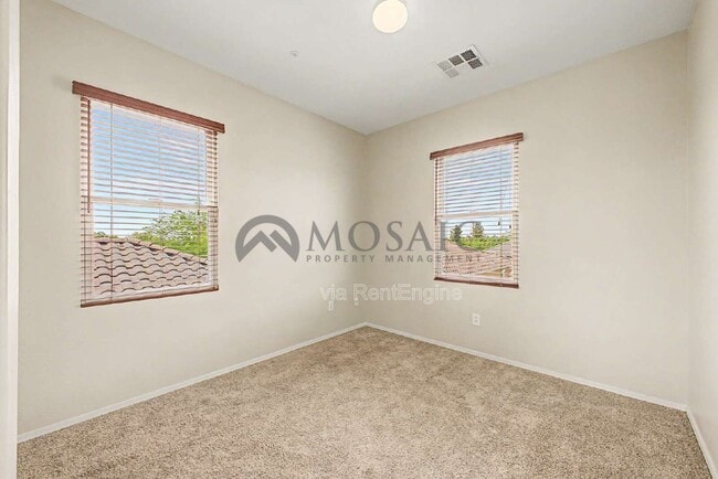 Building Photo - 1384 S Sabino Dr