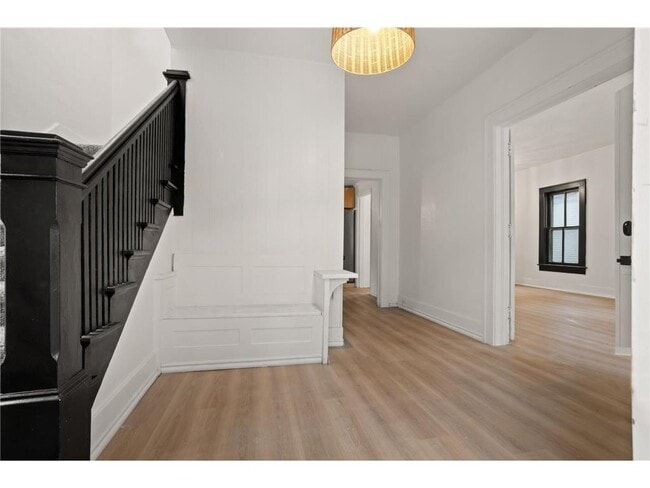 Building Photo - 361 8th Ave S