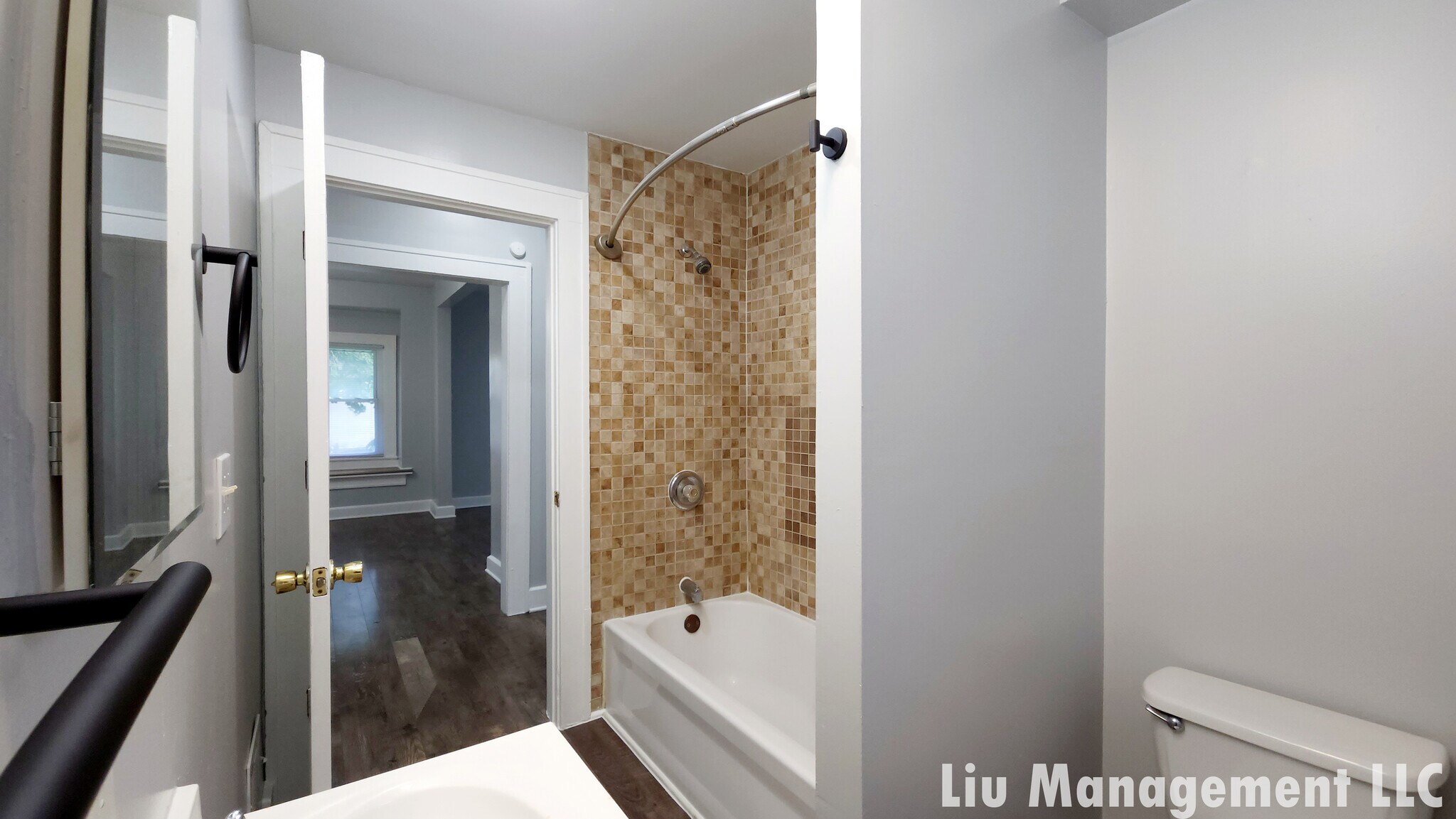 Building Photo - 1029 N Holmes Ave