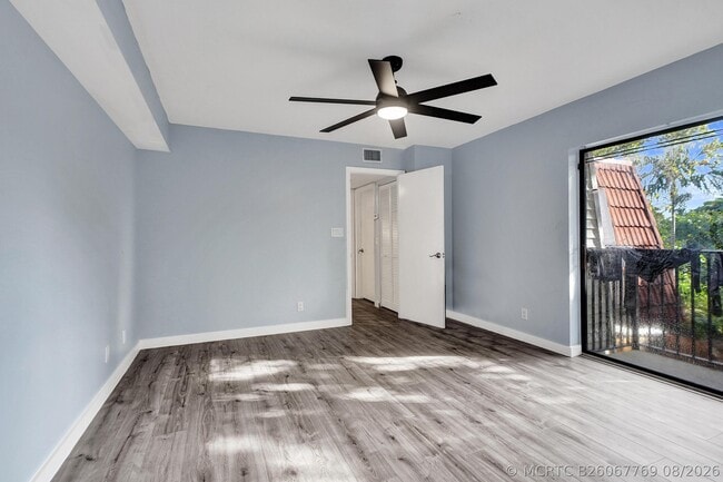 Building Photo - 736 NW 98th Cir