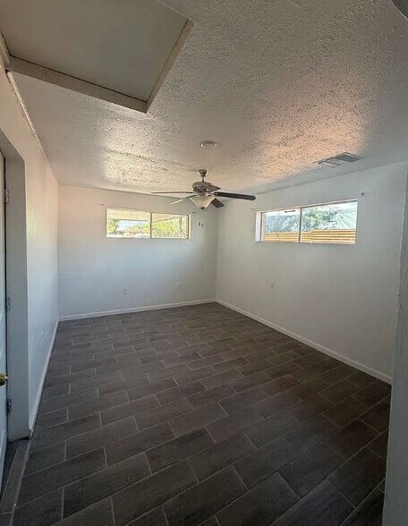 Building Photo - 909 W Milton St