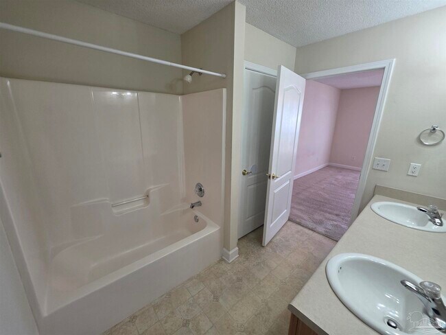 Building Photo - 720 Buoy Dr