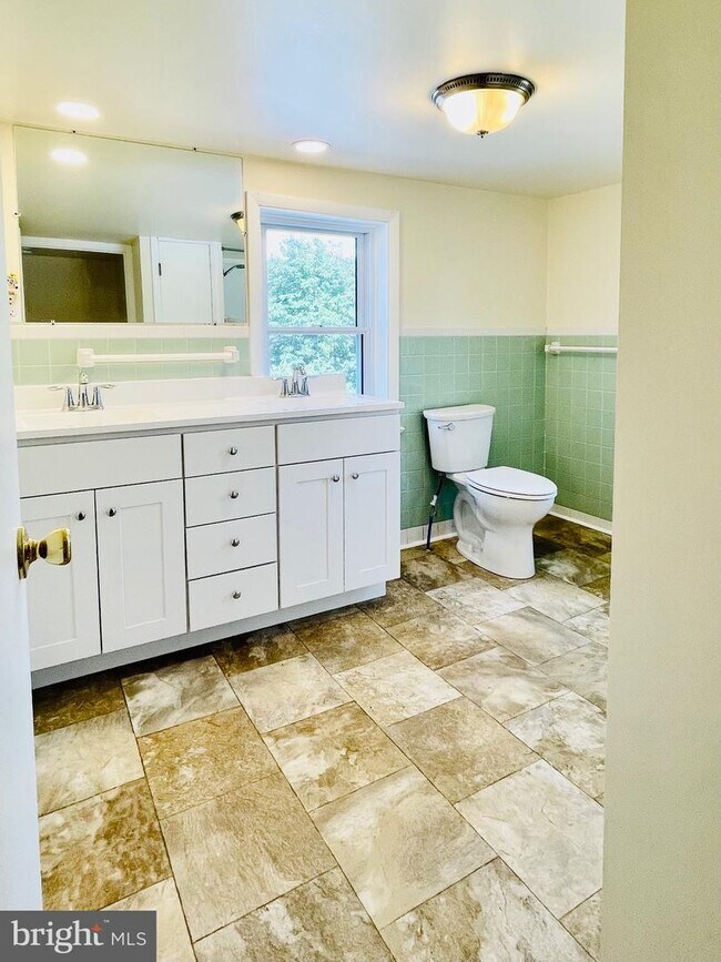 Building Photo - 288 Oxford Rd